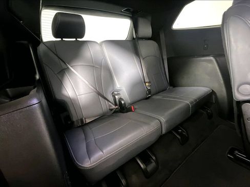 Used 2024 Buick Enclave Premium AWD/4WD image 27