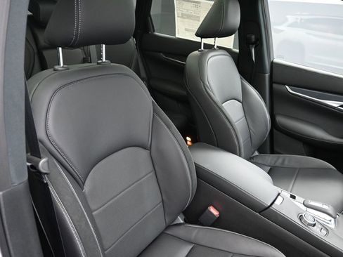 New 2025 INFINITI QX50 Sport image 28