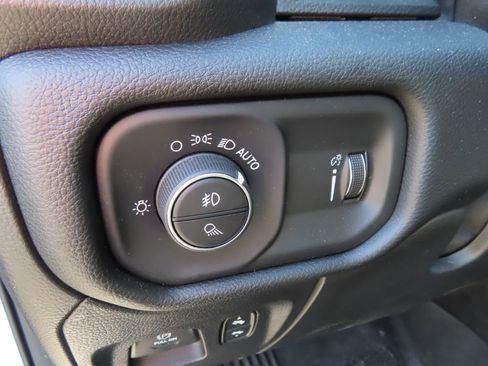 Used 2021 RAM 1500 Big Horn image 12