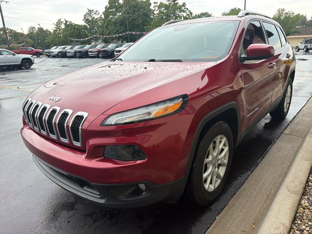 Used 2016 Jeep Cherokee Latitude w/ Cold Weather Group AWD/4WD image 13
