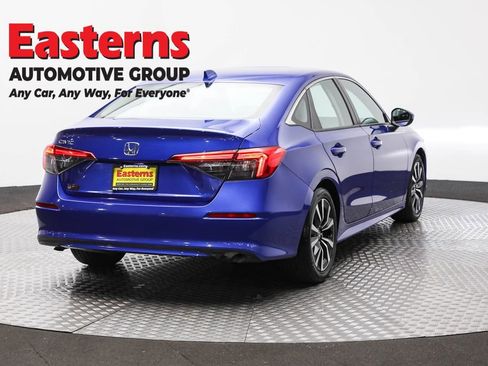 Used 2022 Honda Civic EX image 5