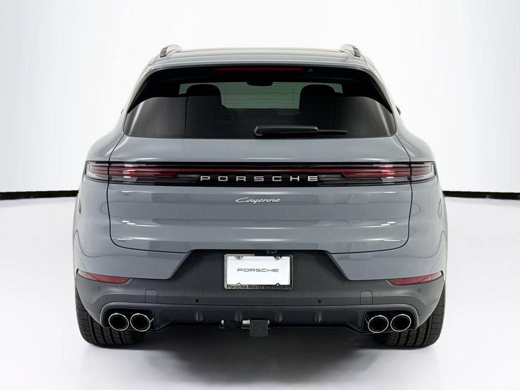 Used 2026 Porsche Cayenne AWD/4WD image 6
