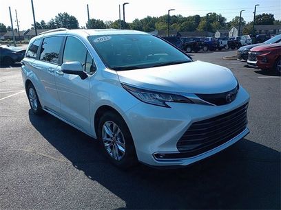 Certified 2022 Toyota Sienna Limited