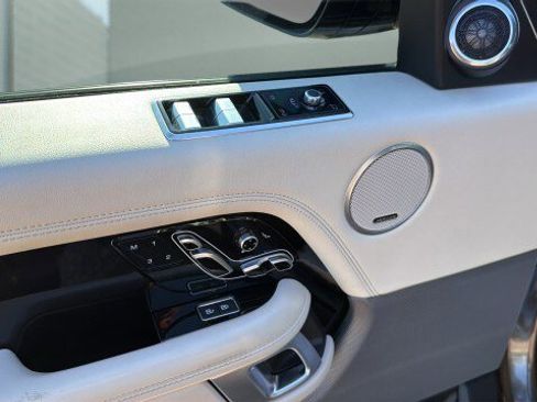 Used 2021 Land Rover Range Rover P525 Westminster Edition LWB image 20