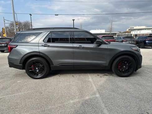 Used 2025 Ford Explorer ST AWD/4WD image 6