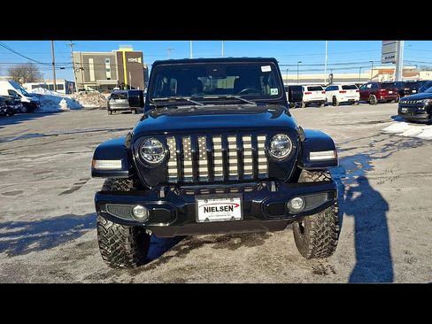 Used 2021 Jeep Wrangler Unlimited Sahara image 4