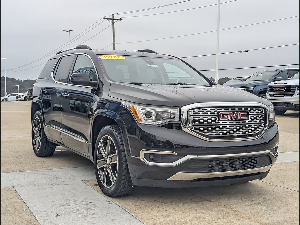 Used 2017 GMC Acadia Denali w/ Technology Package FWD image 5