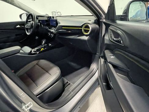Used 2025 Chevrolet Trax ACTIV FWD image 26