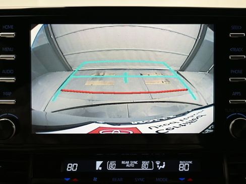 Used 2022 Toyota Sienna XLE Woodland Edition image 21