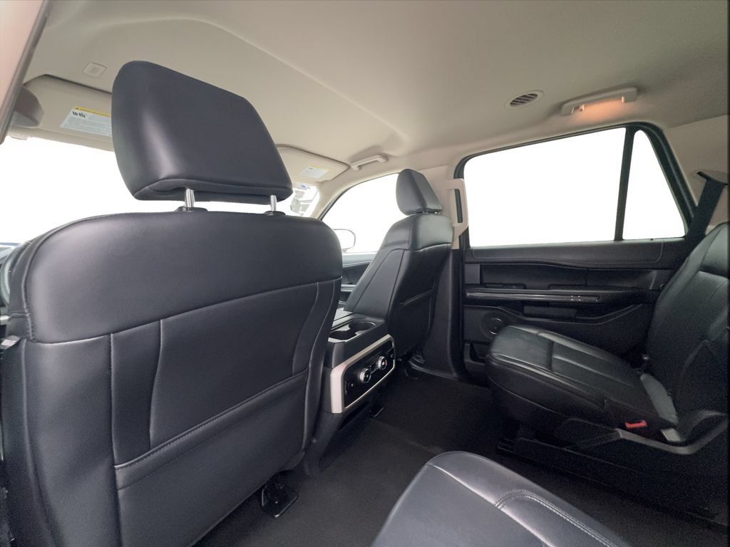 Used 2024 Ford Expedition XLT RWD image 24
