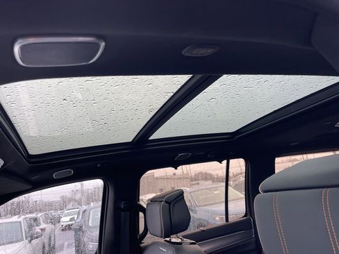 Used 2023 Jeep Grand Wagoneer Series III image 23