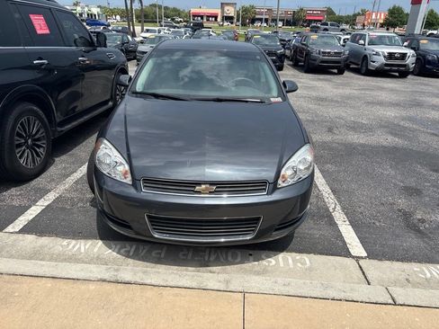 Used 2010 Chevrolet Impala LS FWD image 2