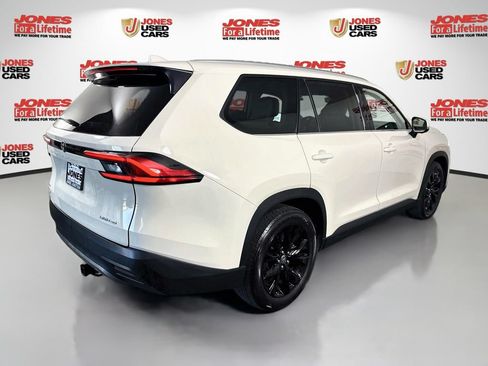 Certified 2024 Toyota Grand Highlander AWD image 17