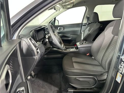 Used 2022 Kia Sorento LX image 11