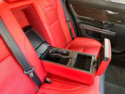 Used 2015 Jaguar XJ R LWB RWD image 79
