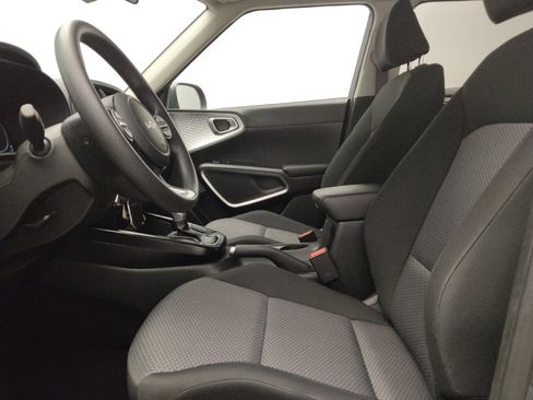 Used 2025 Kia Soul LX image 17