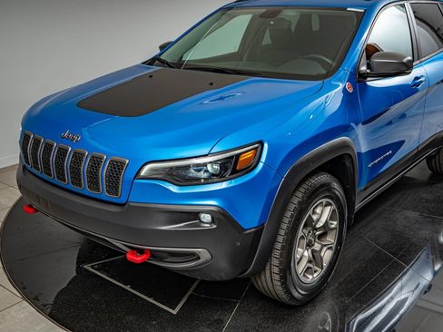 Used 2020 Jeep Cherokee Trailhawk w/ Cold Weather Group AWD/4WD image 14