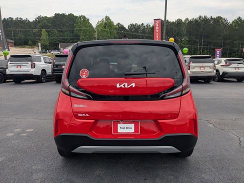 Used 2025 Kia Soul LX FWD image 6