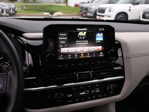 Certified 2025 Nissan Pathfinder SL AWD/4WD image 17