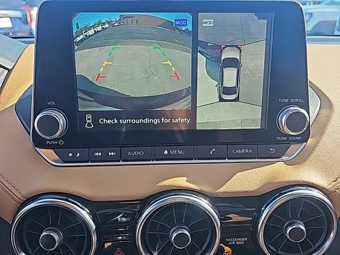 Used 2025 Nissan Sentra SV w/ SV Premium Package image 19