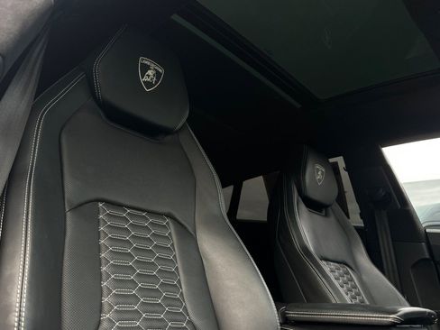 Used 2022 Lamborghini Urus image 9