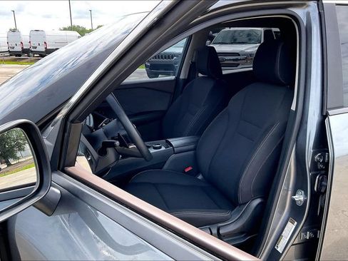 Used 2023 Nissan Rogue S AWD/4WD image 18