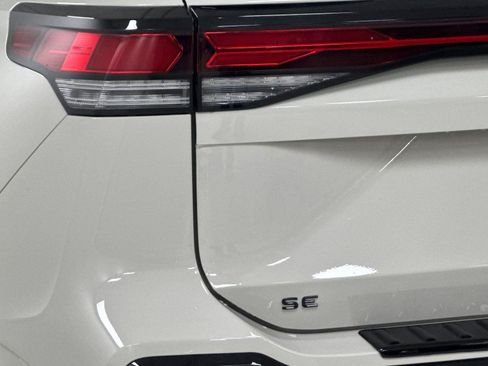 New 2026 Volkswagen Tiguan SE R-Line AWD/4WD image 25