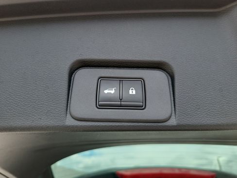 Used 2023 Nissan Rogue SL AWD/4WD image 15