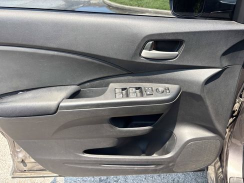 Used 2015 Honda CR-V LX image 12