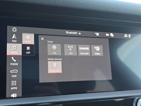 Certified 2025 Porsche Macan image 24