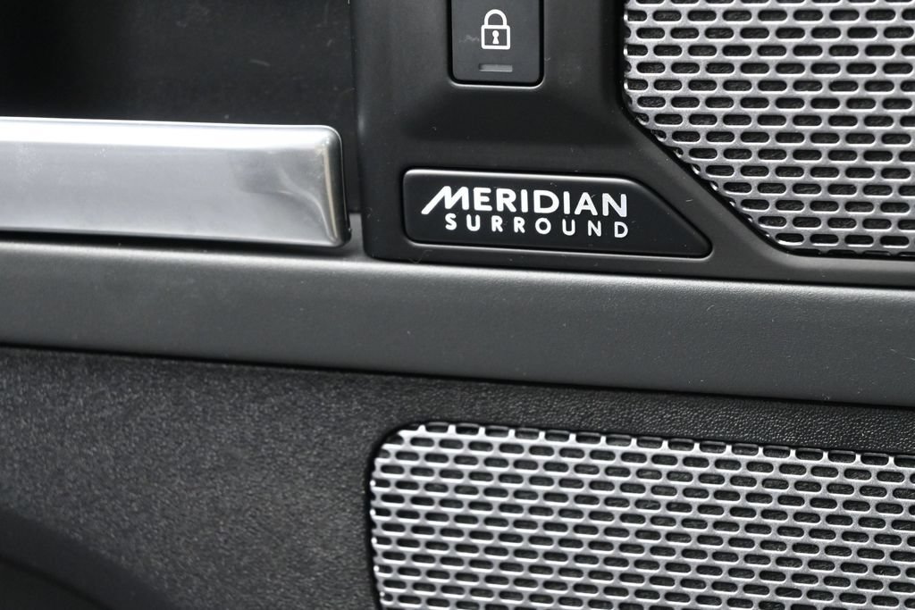 Used 2024 Land Rover Defender 90 X-Dynamic SE AWD/4WD image 12