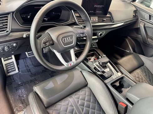 Used 2025 Audi SQ5 Prestige w/ Prestige Package AWD/4WD image 9