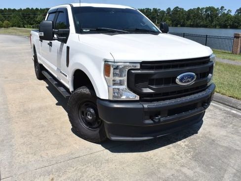 Used 2022 Ford F250 XL w/ Power Equipment Group AWD/4WD image 2