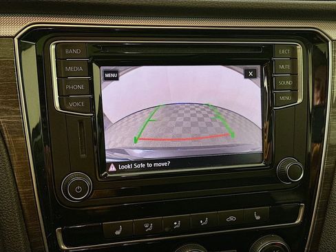 Used 2017 Volkswagen Passat 1.8T SE image 18