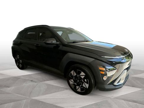 Used 2024 Hyundai Kona SEL image 2
