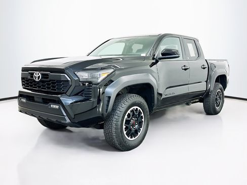 Used 2025 Toyota Tacoma TRD Off-Road image 3