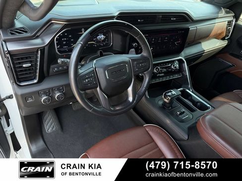 Used 2023 GMC Sierra 1500 Denali Ultimate AWD/4WD image 9
