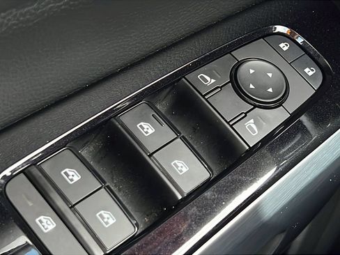 Used 2022 Nissan Pathfinder SL w/ SL Premium Package FWD image 20