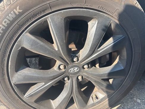Used 2017 Hyundai Santa Fe Sport w/ 2.0T Ultimate Tech Package 05 AWD/4WD image 3