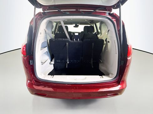 Used 2023 Chrysler Voyager LX FWD image 33