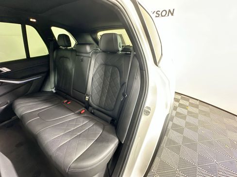 Used 2023 BMW X5 xDrive45e image 26