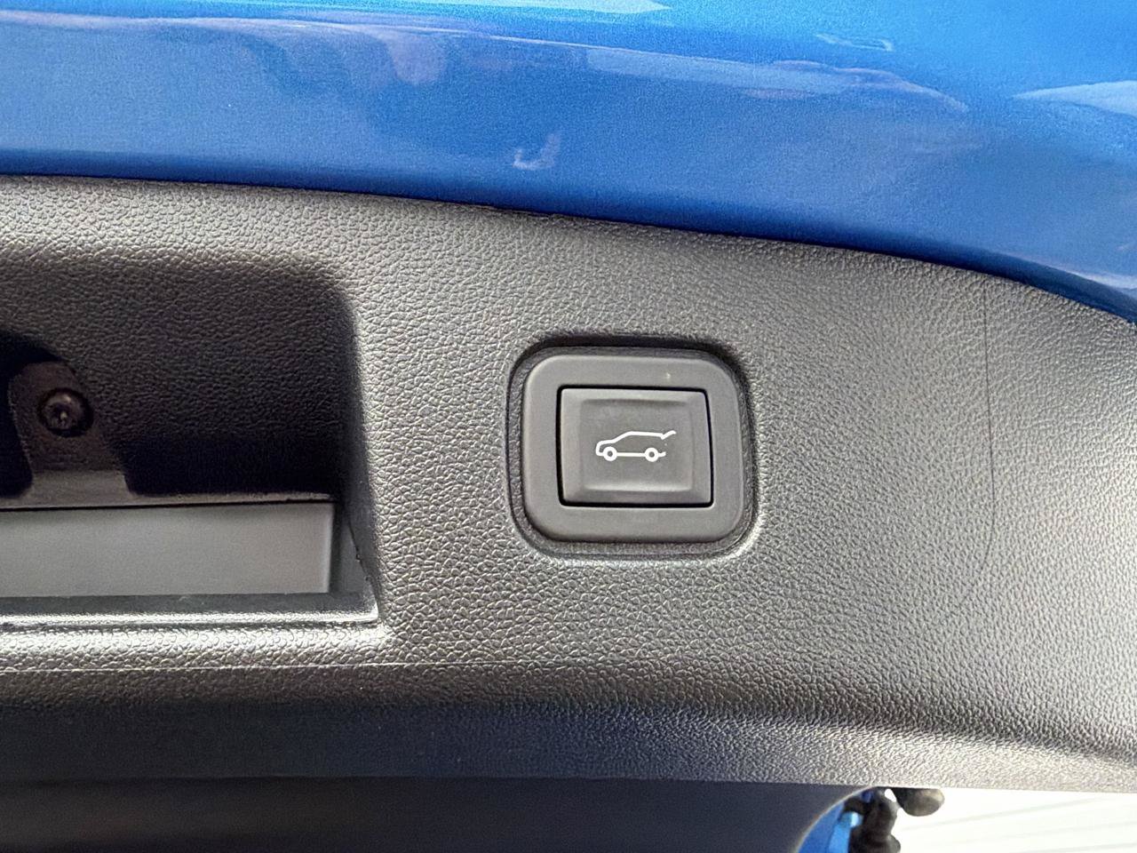 Used 2025 Chevrolet Blazer EV LT AWD/4WD image 14