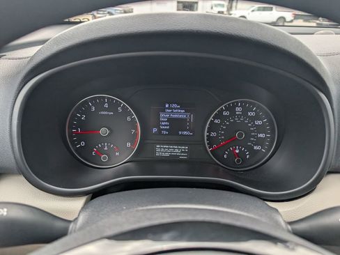 Used 2020 Kia Sportage LX image 17