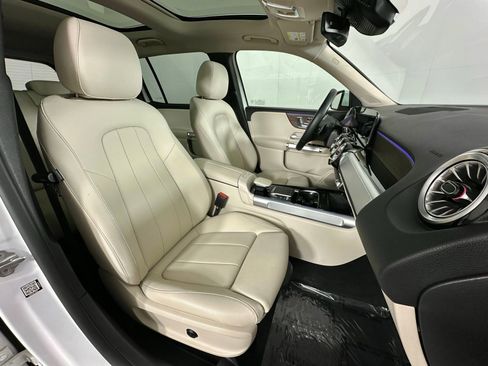 Used 2022 Mercedes-Benz GLB 250 4MATIC image 6