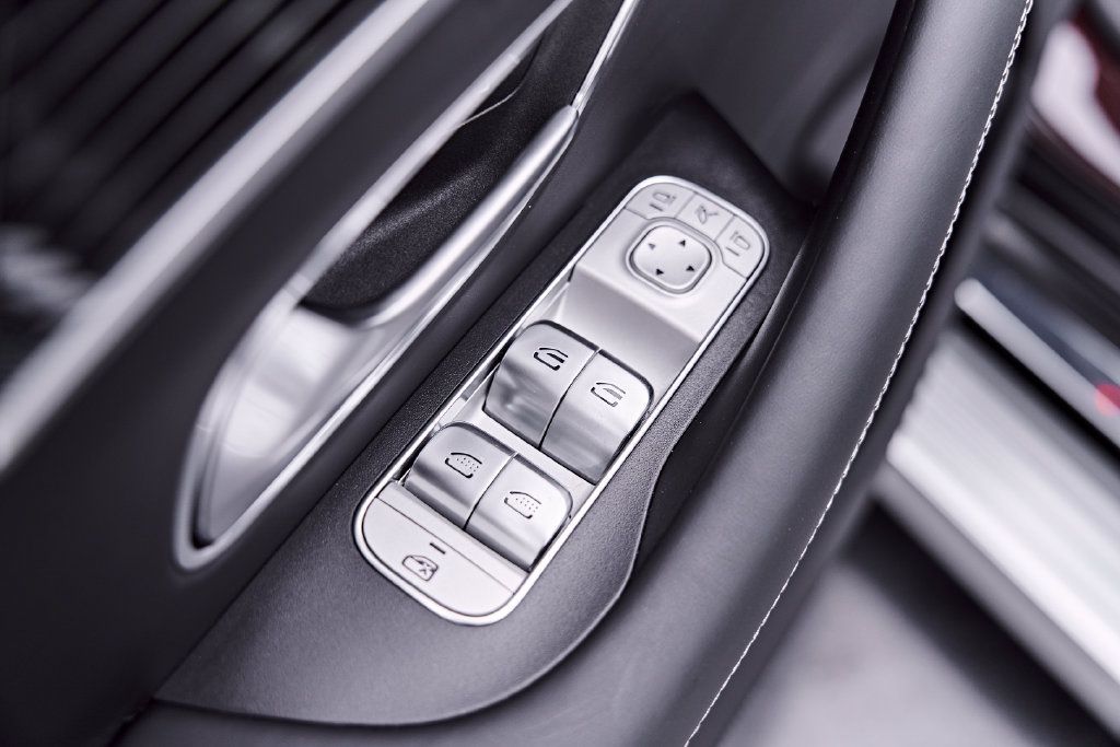 Used 2024 Mercedes-Benz Maybach GLS 600 4MATIC image 43
