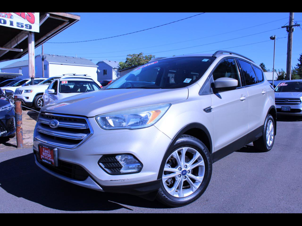Used 2018 Ford Escape SE FWD image 1