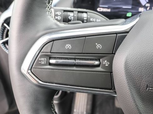 Used 2024 Chevrolet Equinox EV LT AWD/4WD image 21