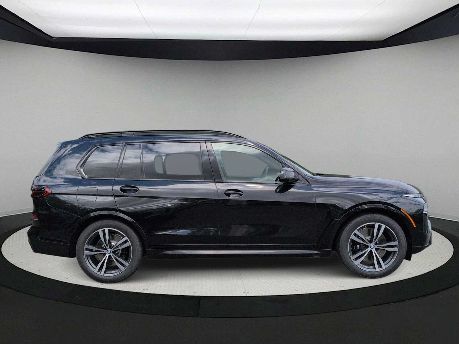 Used 2027 BMW X7 xDrive40i w/ M Sport Package AWD/4WD image 9