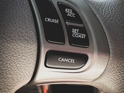 Used 2012 Subaru Forester 2.5X Limited AWD/4WD image 8