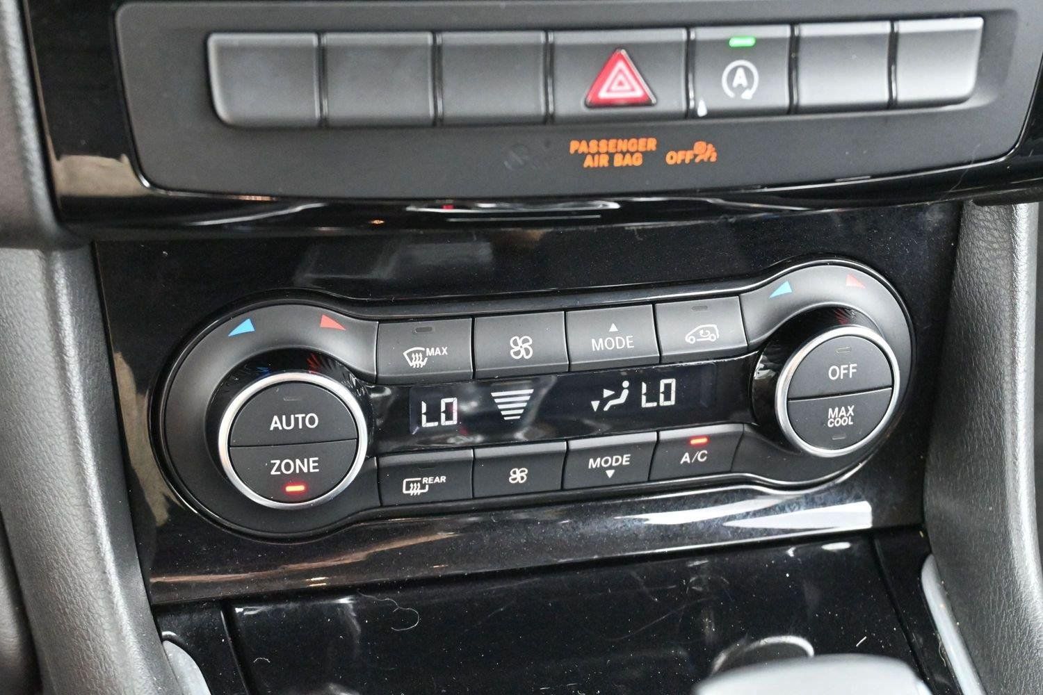 Used 2018 INFINITI QX30 FWD image 23